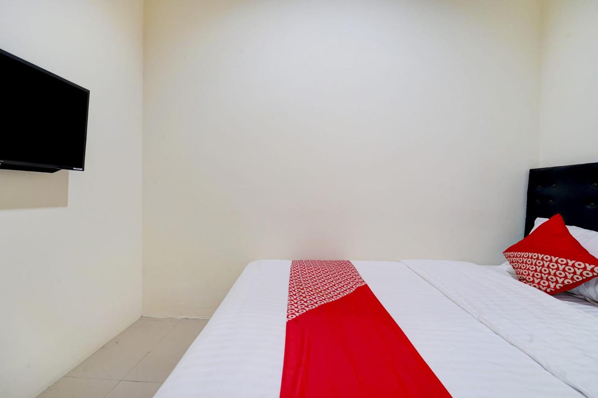 Super Oyo 90778 River Inn Malioboro Джок'якарта Екстер'єр фото