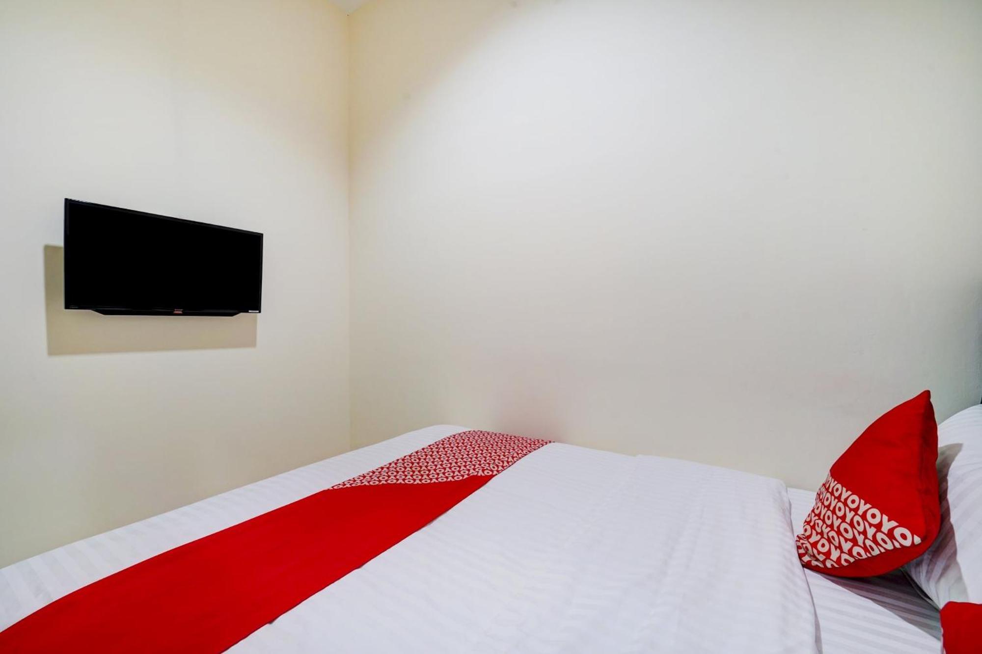 Super Oyo 90778 River Inn Malioboro Джок'якарта Екстер'єр фото